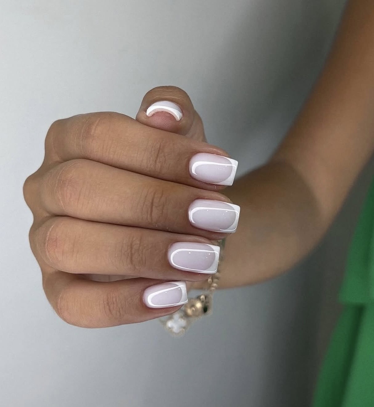 French manicure Balkania