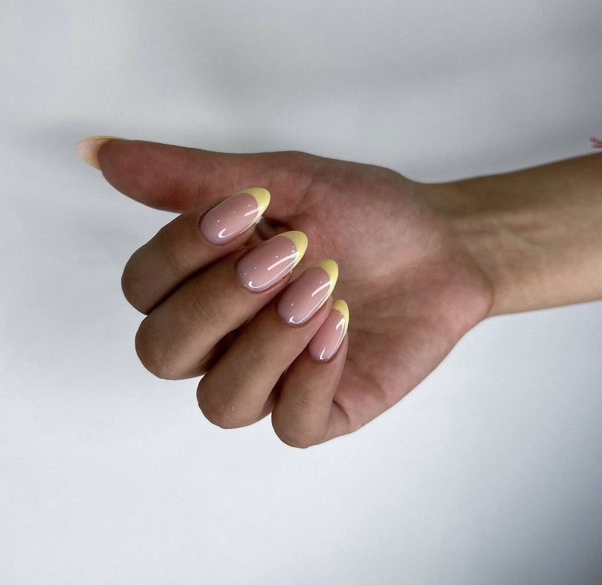 BIAB French manicure door Balkania Beauty Co.